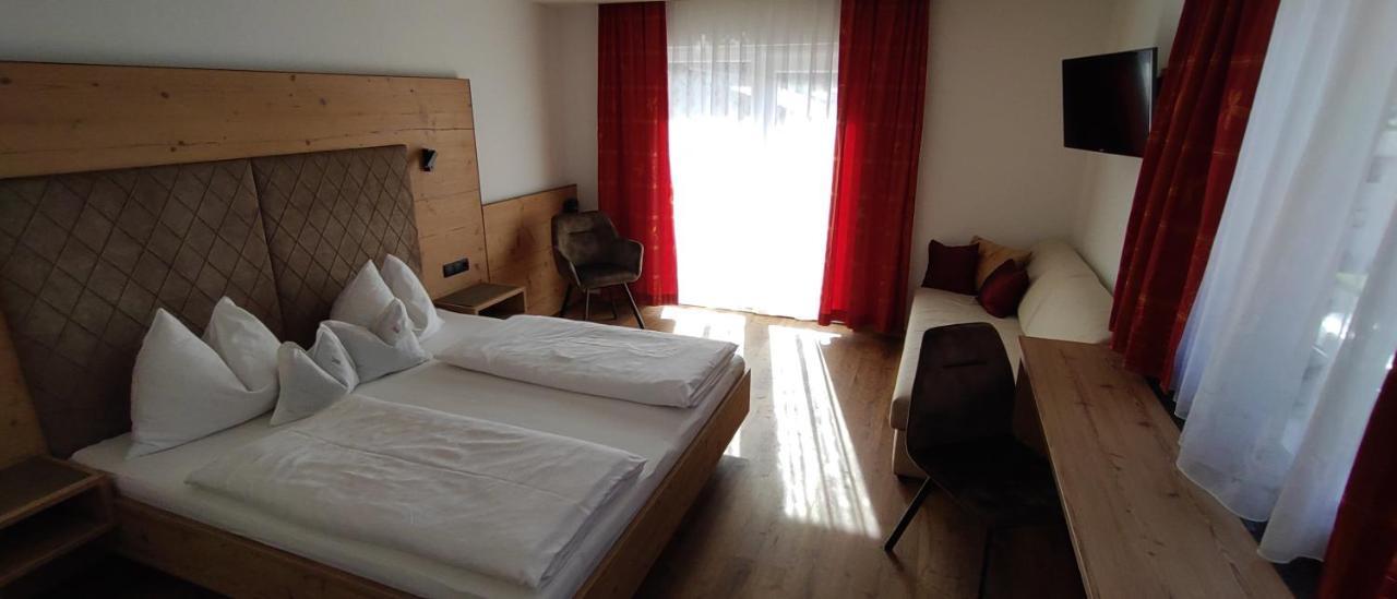 Hotel Garni Tannenhof Flachau Exterior photo